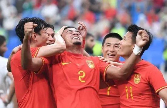 秘书被c摁办公h嗯啊s视频